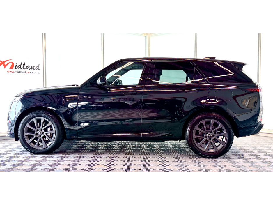 2025 Land Rover Range Rover - image 13