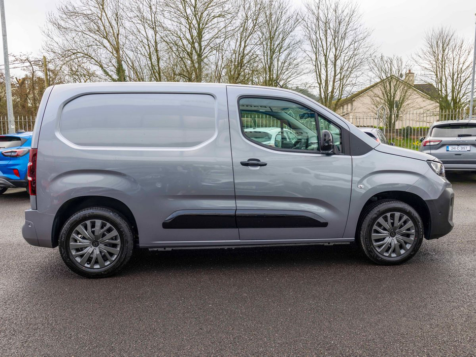 2026 Peugeot Partner - image 12