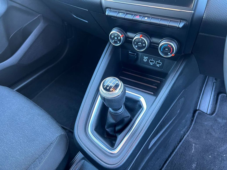 2020 Renault Clio DYNAMIQUE 1.0 TCE // NEW 2 YEAR NCT // AIR CONDITIONING // 16" ALLOYS €11,950