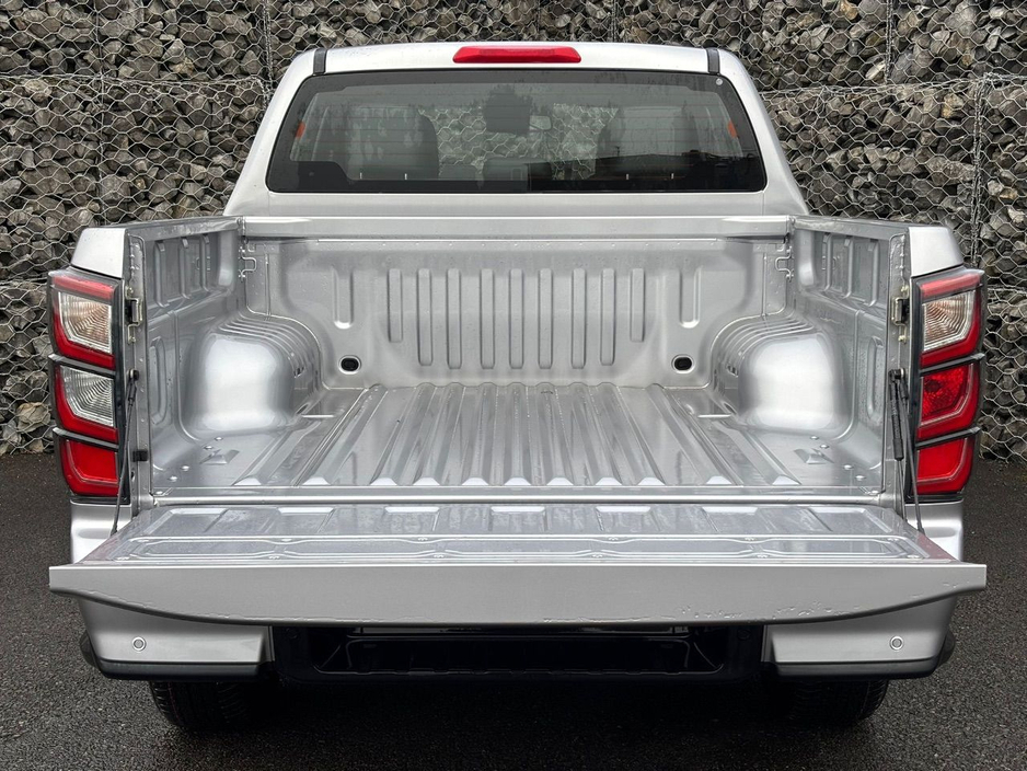 2025 Isuzu D-MAX V-CROSS AUTO DCB €49,789