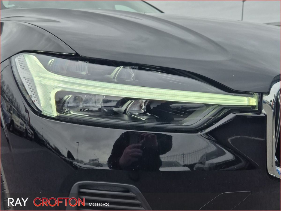 2022 Volvo XC60 - image 14