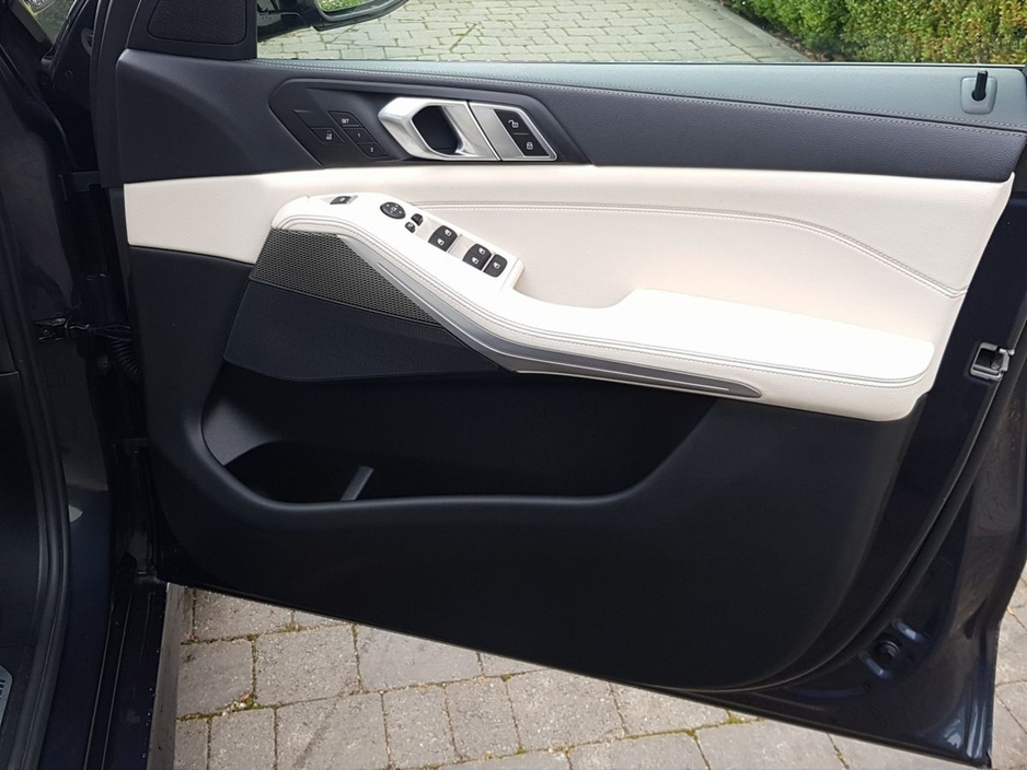 2022 BMW X5 - image 21