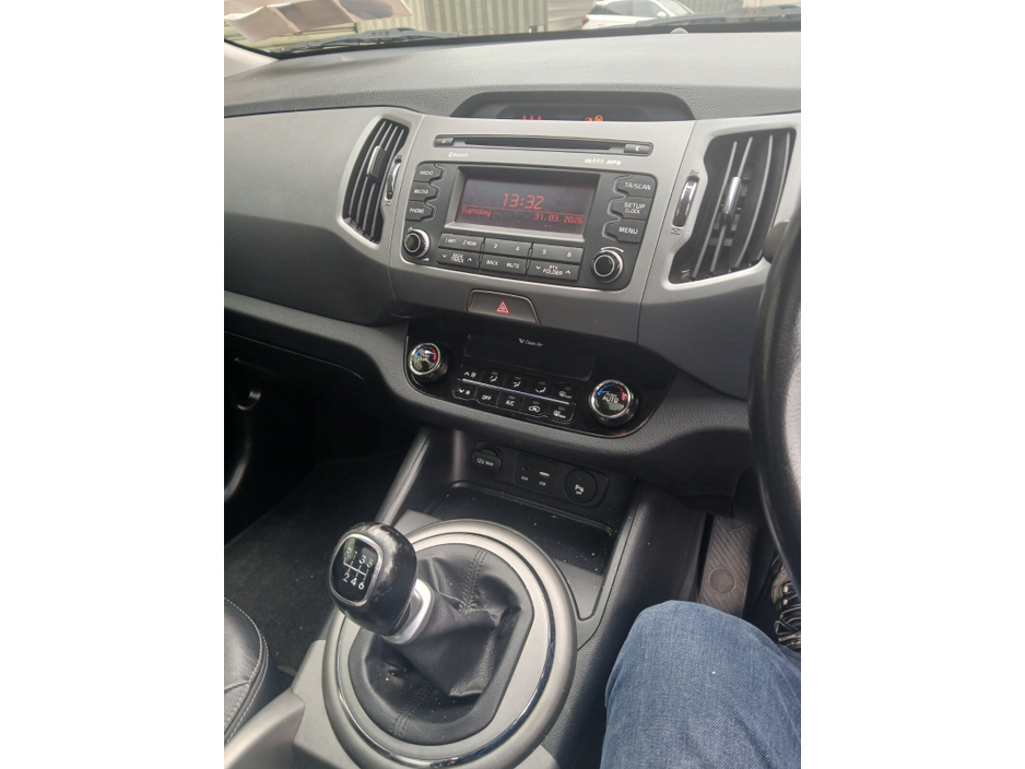 2015 Kia Sportage - image 8