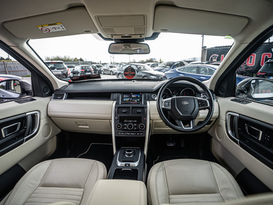 2016 Land Rover Discovery Sport - image 6