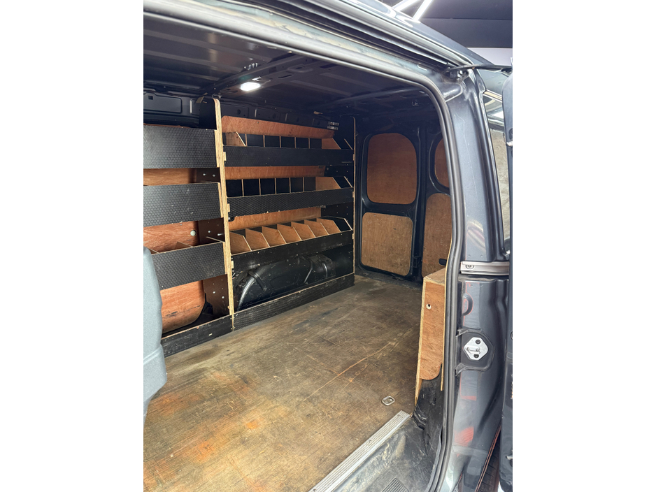 2022 Volkswagen Caddy - image 21