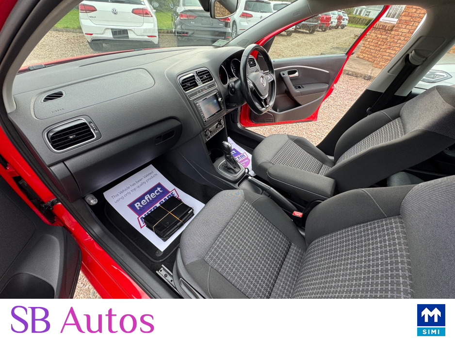 2016 Volkswagen Polo - image 12