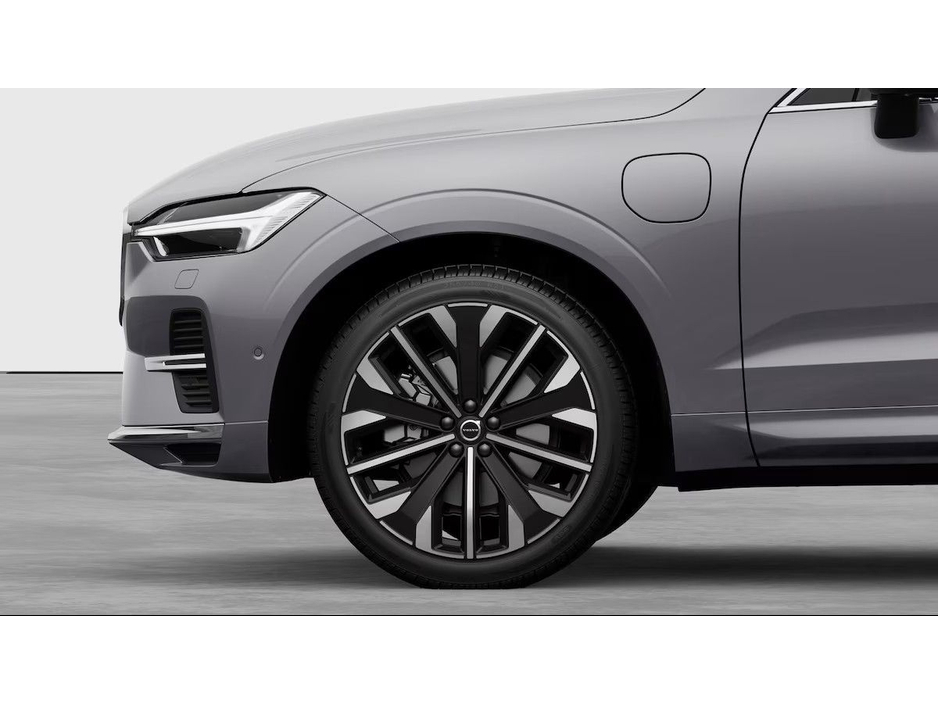 2026 Volvo XC60 - image 9