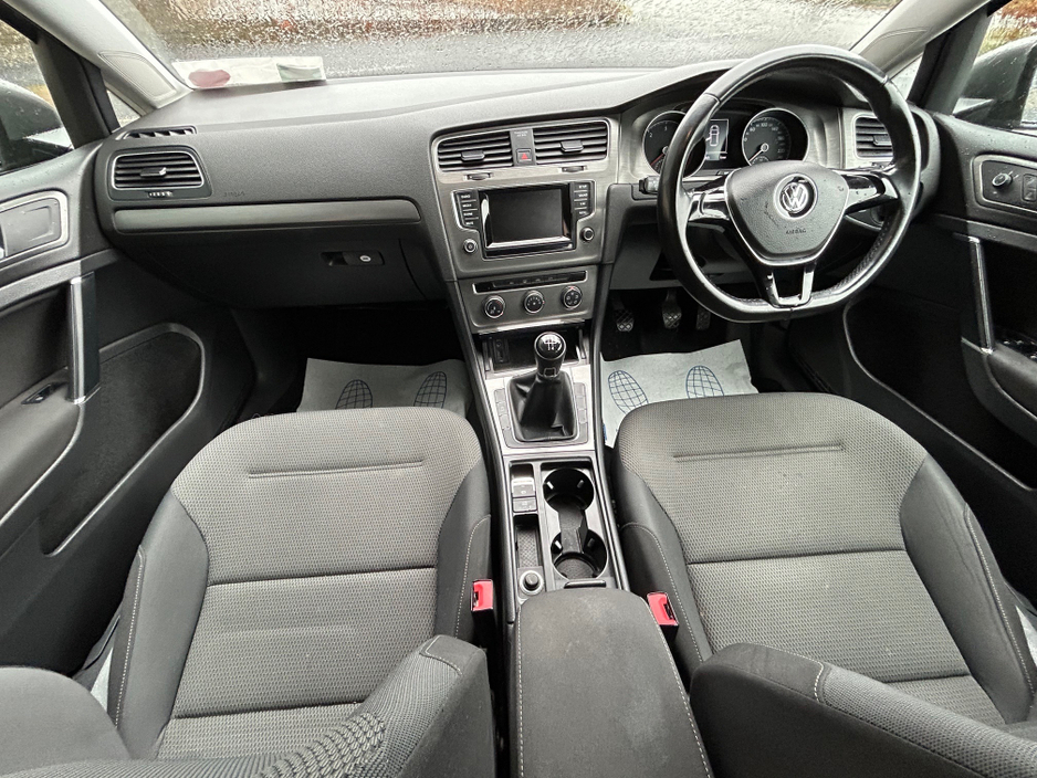 2014 Volkswagen Golf - image 7