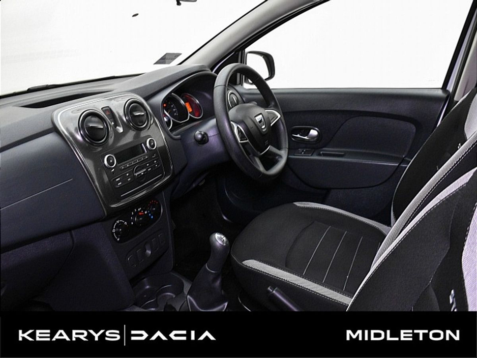 2021 Dacia Sandero Stepway - image 5