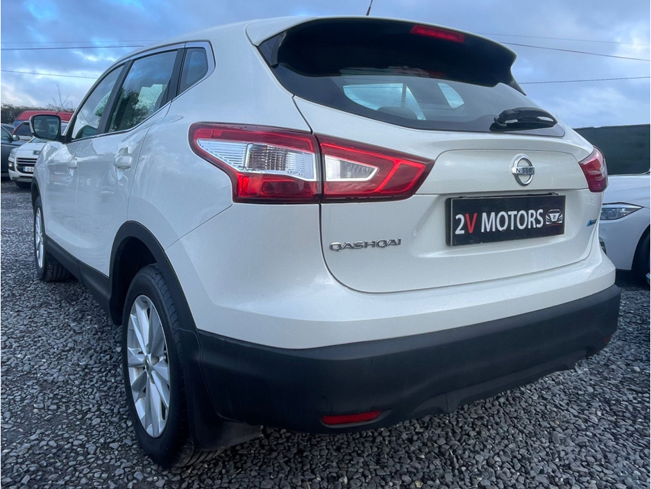 2015 Nissan Qashqai 1.5 DSL SV 4DR LOW KM €8,450