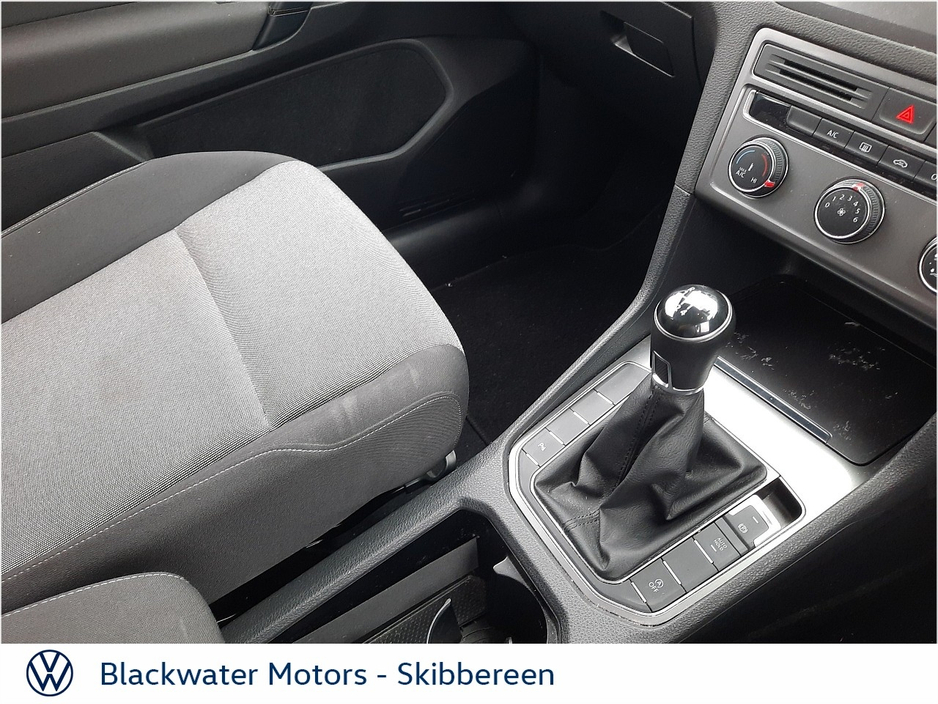 2017 Volkswagen Golf SV - image 16