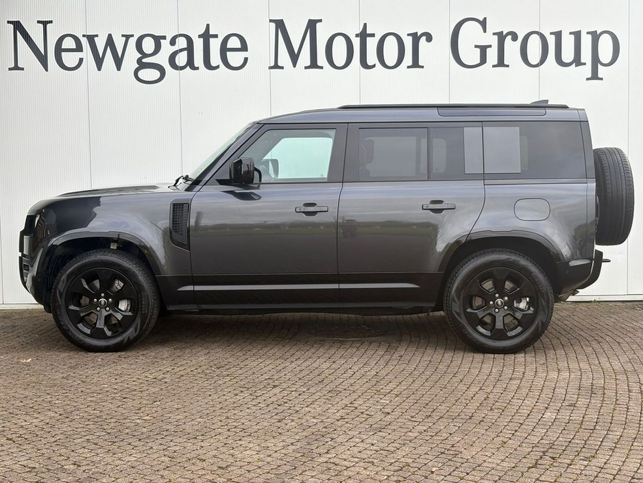 2025 Land Rover Defender - image 8