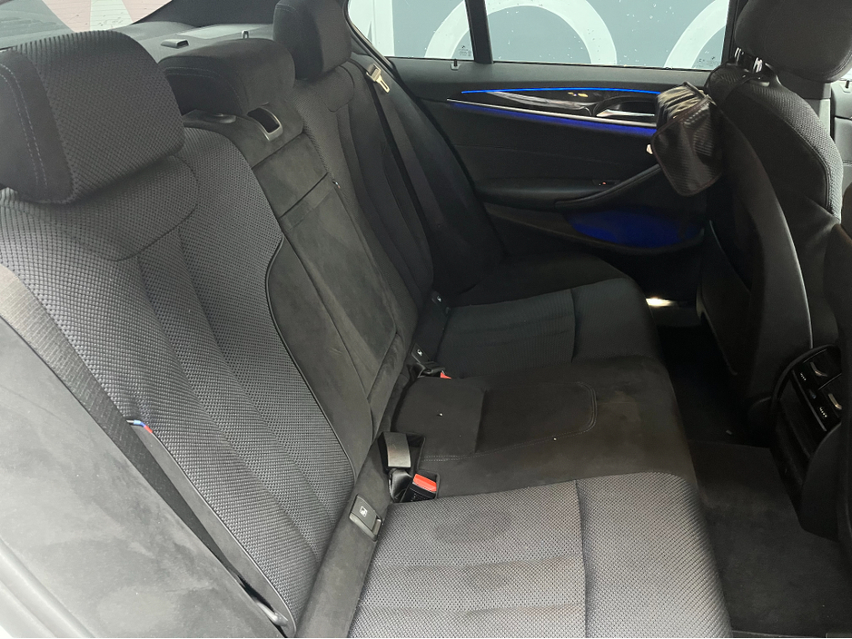 2018 BMW 5 Series - image 16