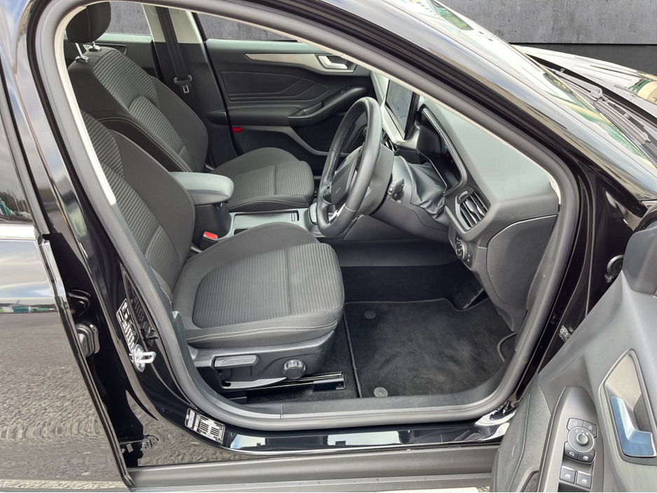 2024 Ford Focus - image 12