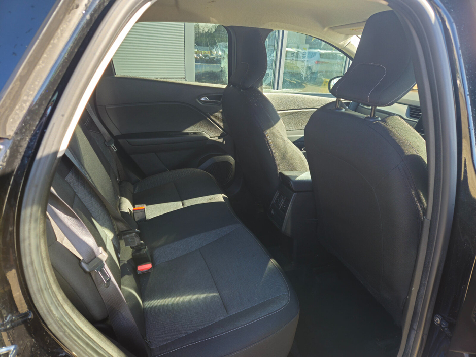 2022 Renault Captur - image 18