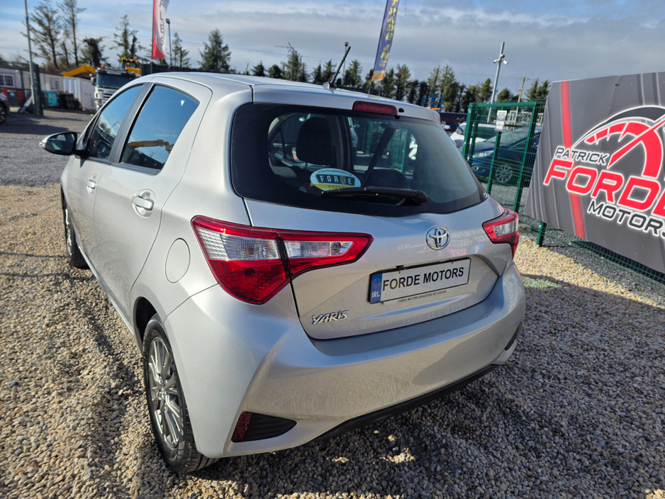 2019 Toyota Yaris - image 3