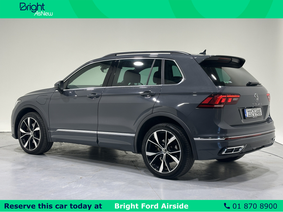 2023 Volkswagen Tiguan - image 11