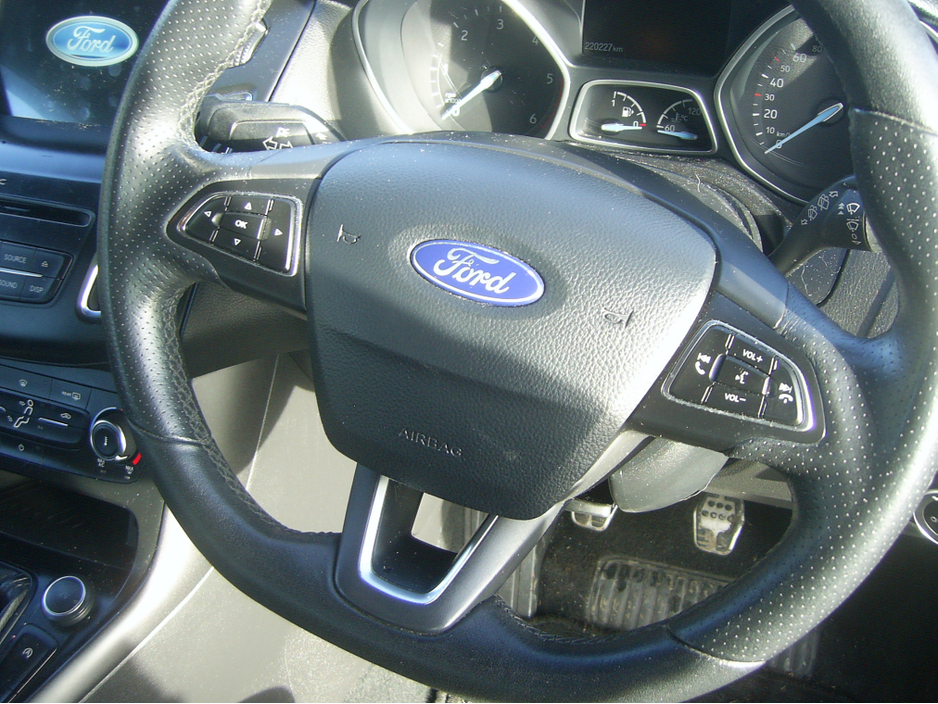 2017 Ford Focus ST-LINE 1.5 TD 120PS 6SPEED 4DR €9,950