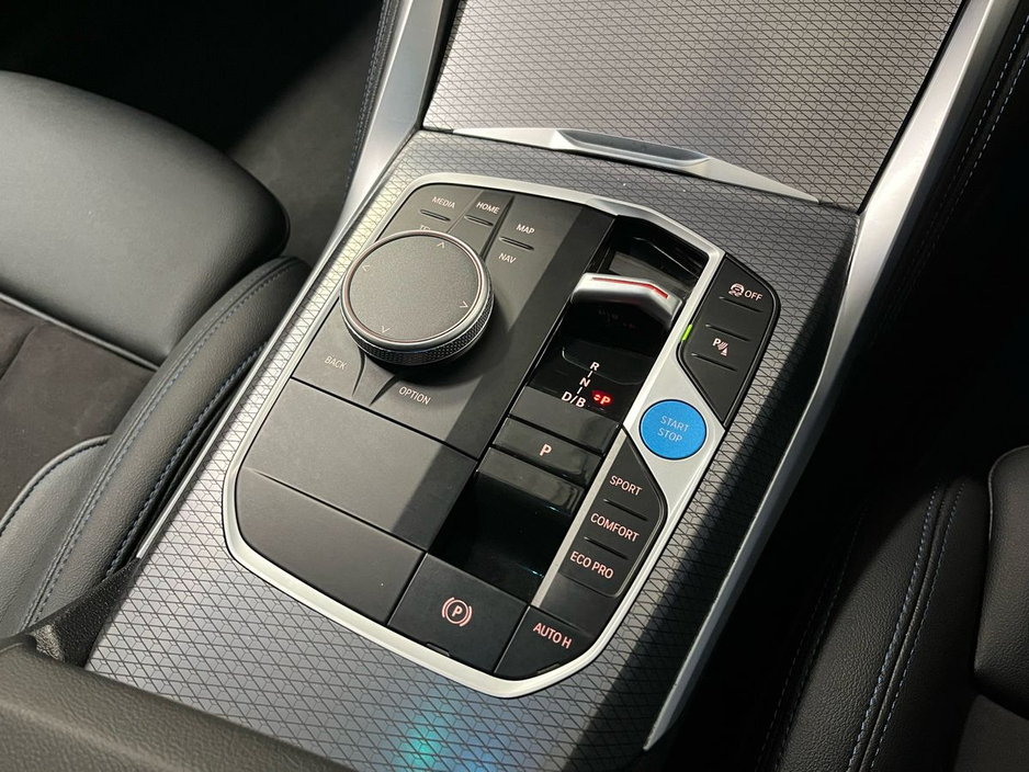 2024 BMW i4 - image 4