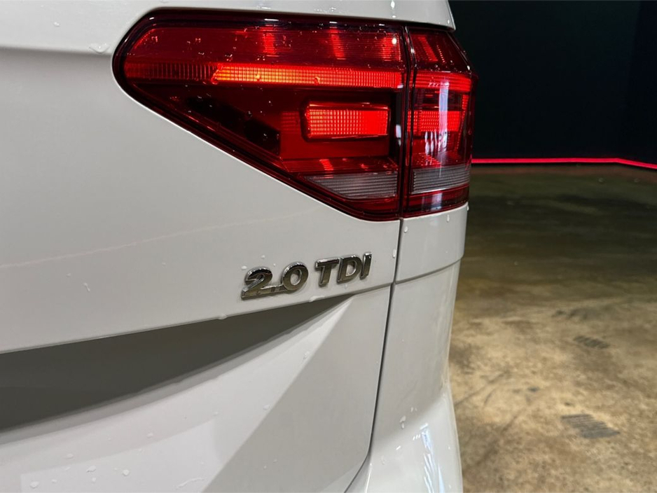 2018 Volkswagen Touran - image 10