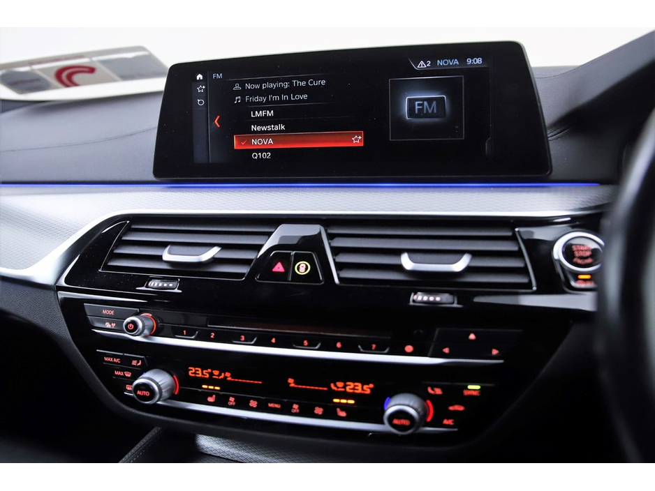 2018 BMW 5 Series - image 24