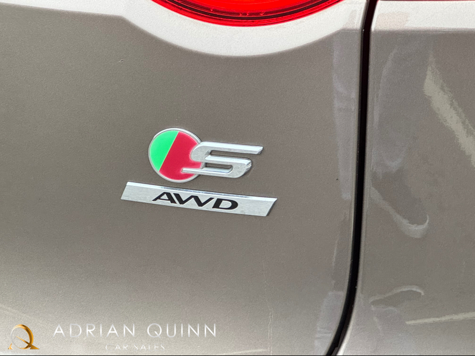 2016 Jaguar F-Pace - image 8