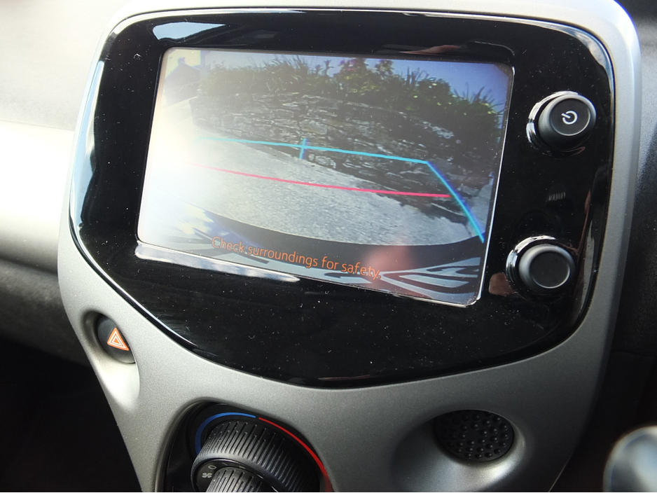 2019 Toyota Aygo - image 13