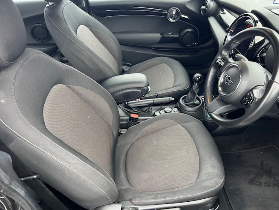 2022 MINI Hatch - image 13