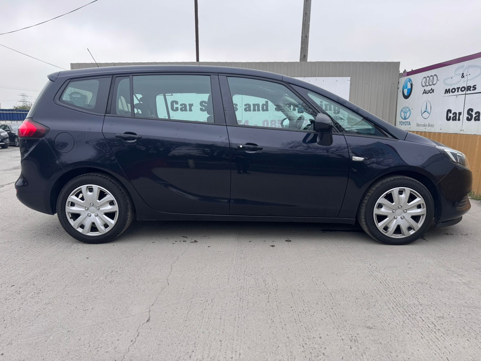 2018 Opel Zafira - image 2