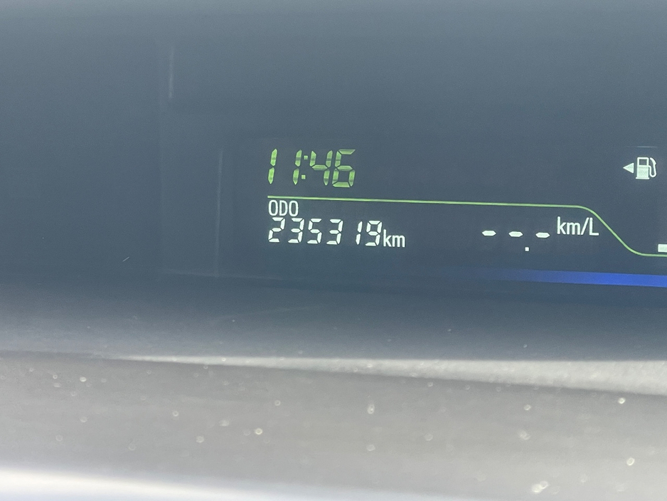 2013 Toyota Prius - image 16