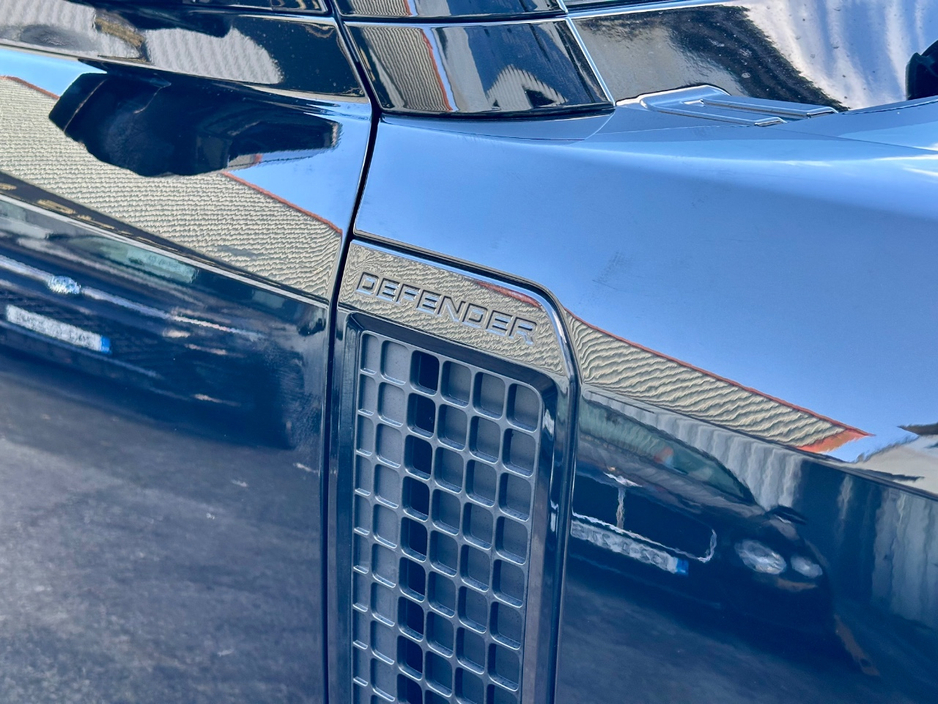 2025 Land Rover Defender - image 13