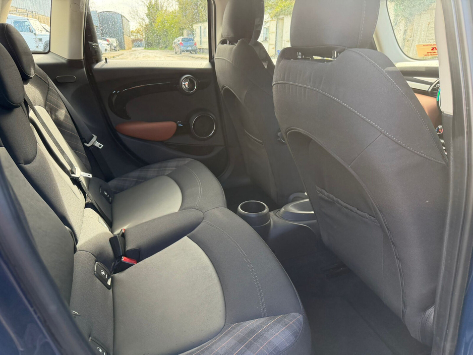 2016 MINI Hatch - image 18
