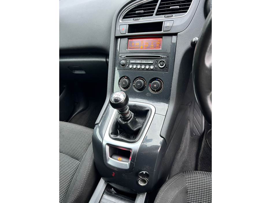 2011 Peugeot 5008 SX 1.6 HDI 112 7S EURO 5 E5 5DR €3,350