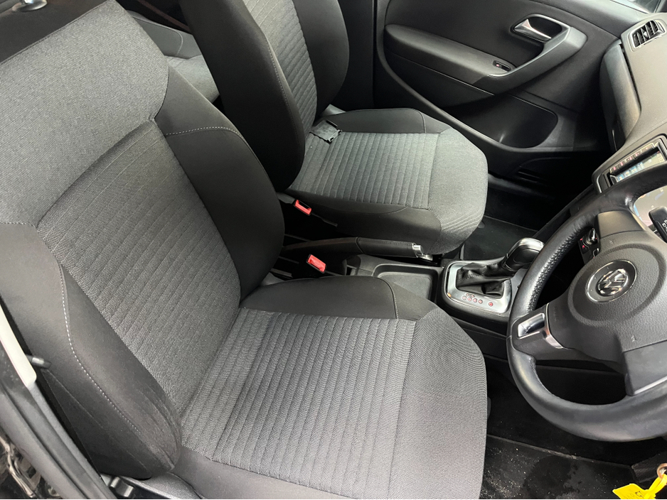 2014 Volkswagen Polo - image 10