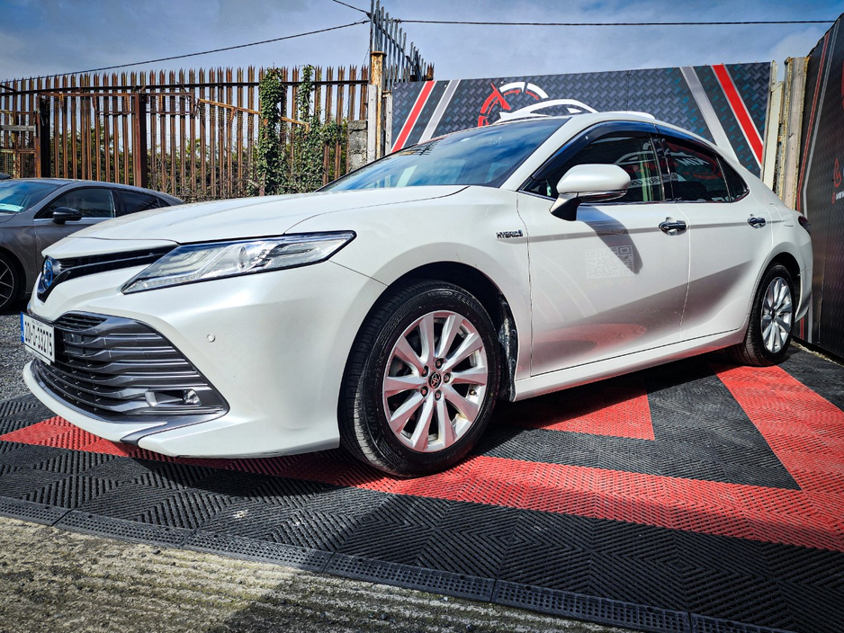 2020 Toyota Camry - image 4