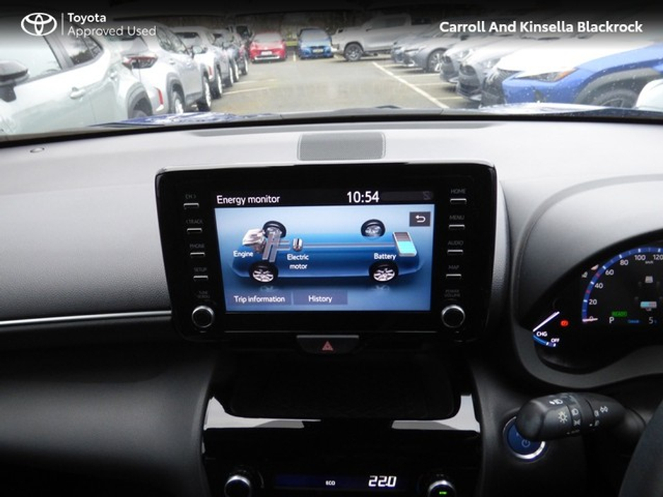 2022 Toyota Yaris Cross Hybrid Luna Sport €27,950