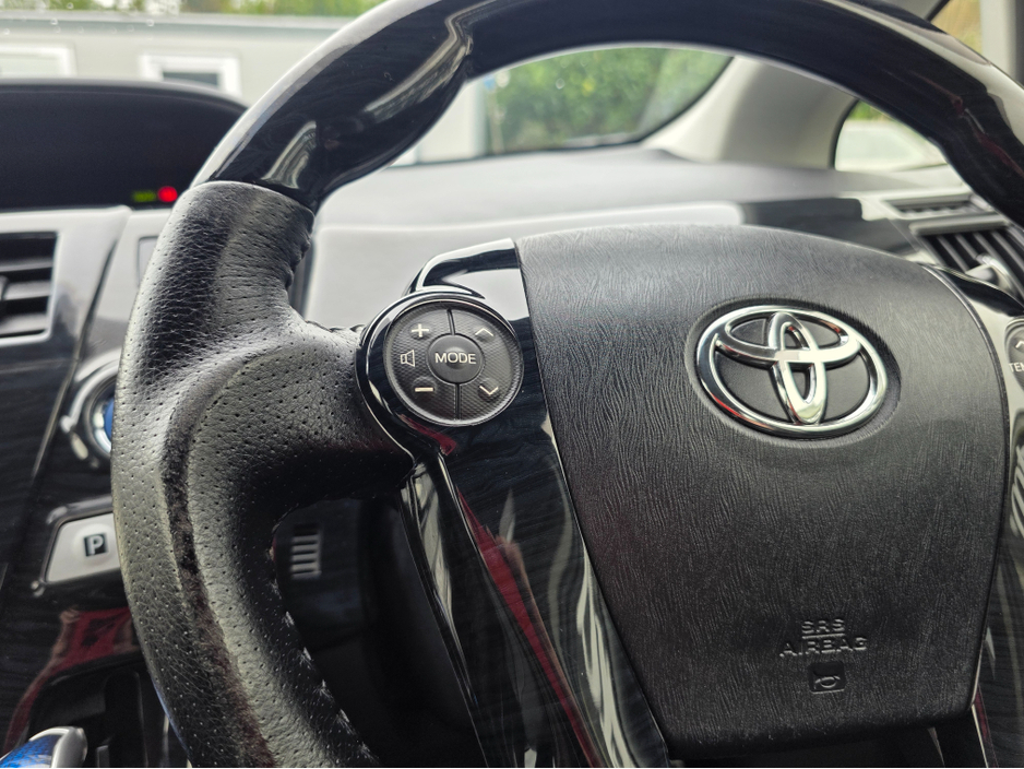 2014 Toyota Prius Alpha (7 Seater) - SELF CHARGING HYBRID -ALLOYS - REVERSE CAMERA - SIMI DEALER - LOW ROAD TAX BAND €14,450