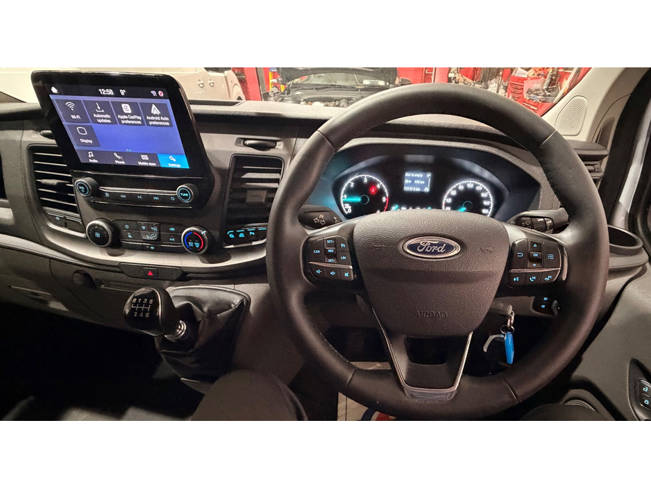 2023 Ford Transit Custom - image 10