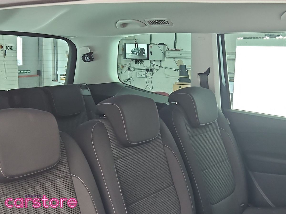 2018 Volkswagen Sharan - image 13