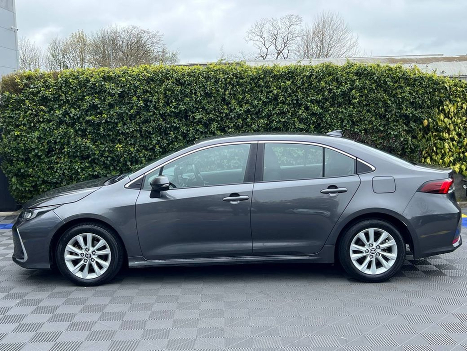 2023 Toyota Corolla - image 3