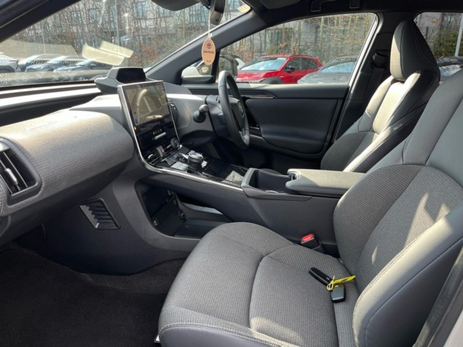 2023 Toyota bZ4X - image 7