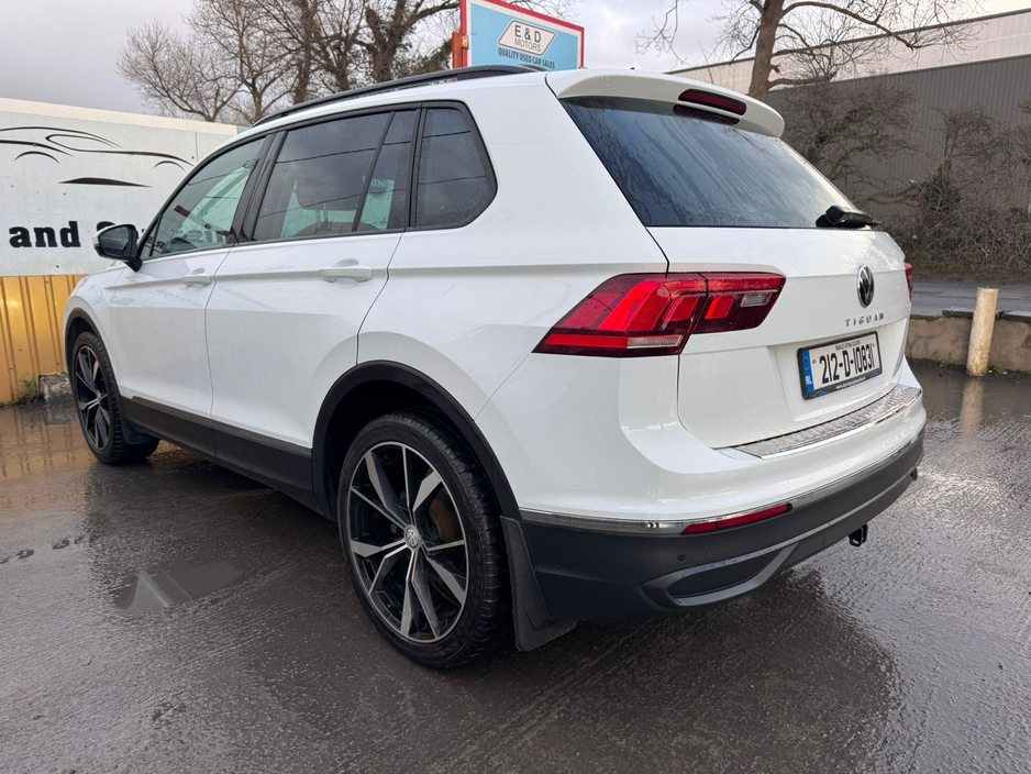 2021 Volkswagen Tiguan LIFE 2.0 TDI MANUAL 6SPEED FWD 122BHP 5 5DR €26,800