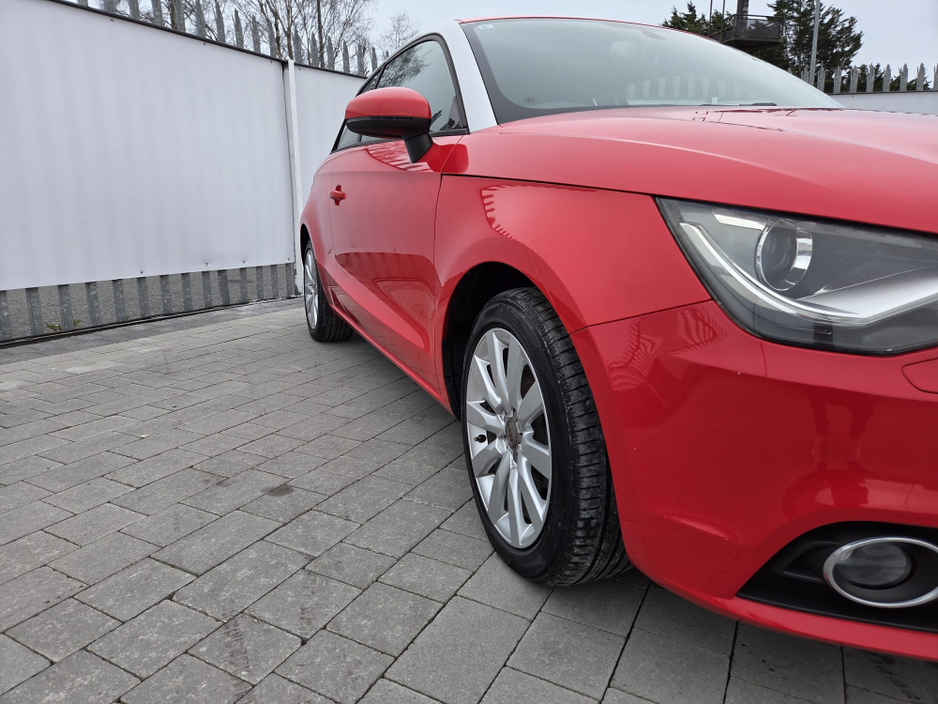 2013 Audi A1 - image 2