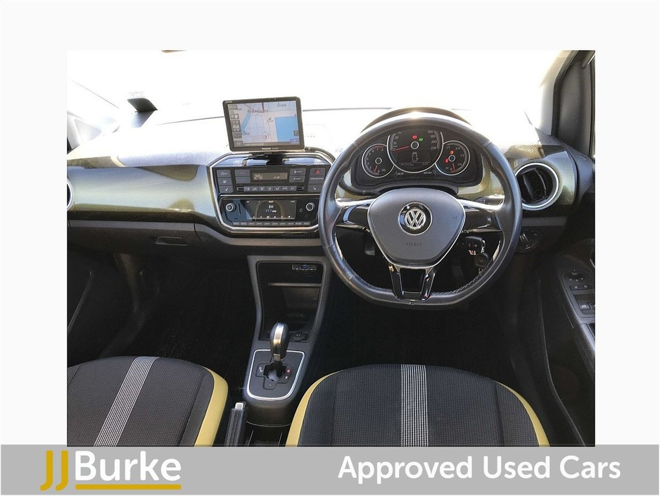 2019 Volkswagen up! - image 9