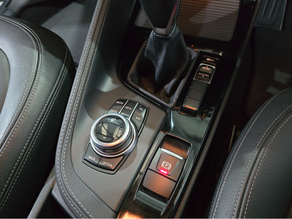 2017 BMW X1 - image 30