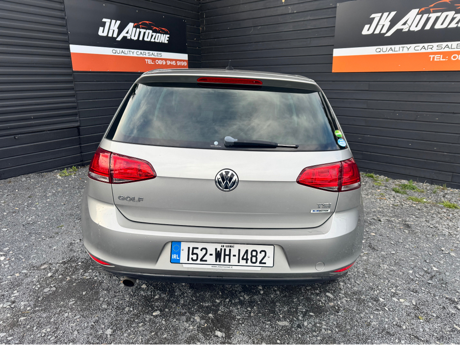 2015 Volkswagen Golf - image 5