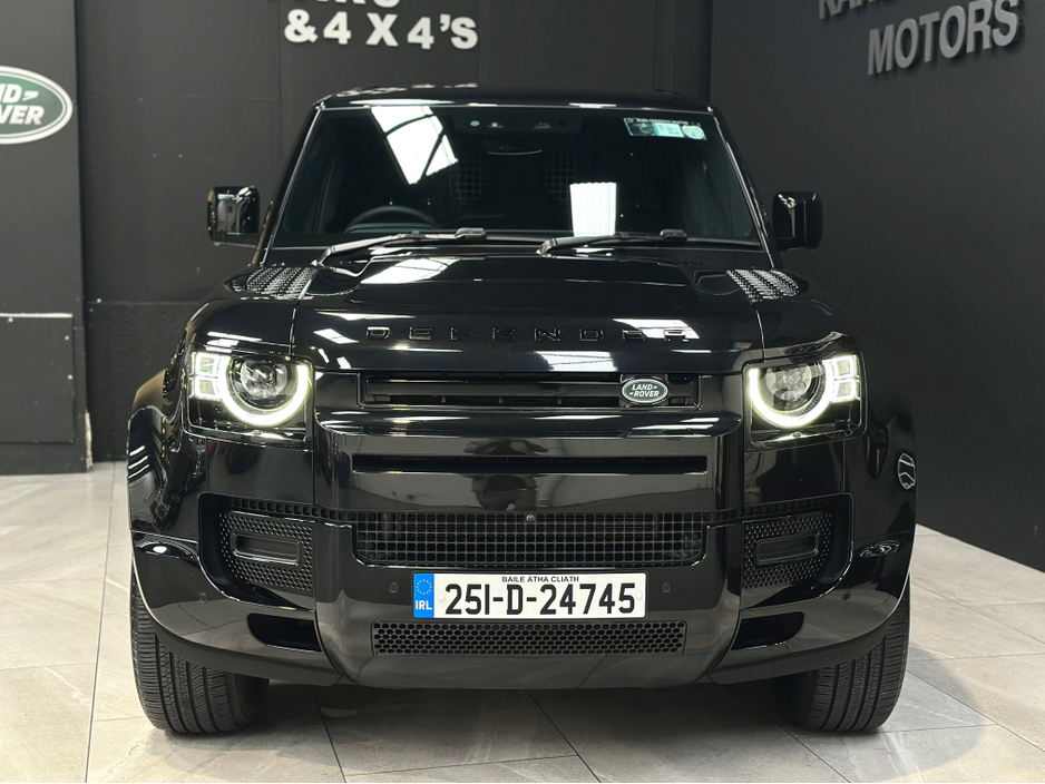 2025 Land Rover Defender - image 3