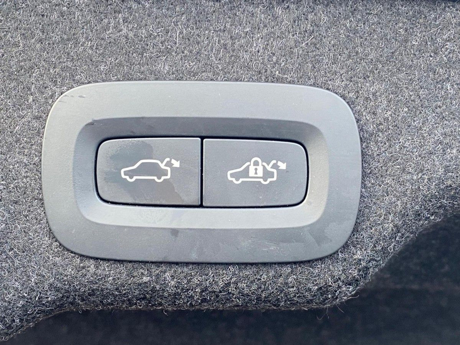 2021 Volvo S90 R-DESIGN T8 PHEV €36,995