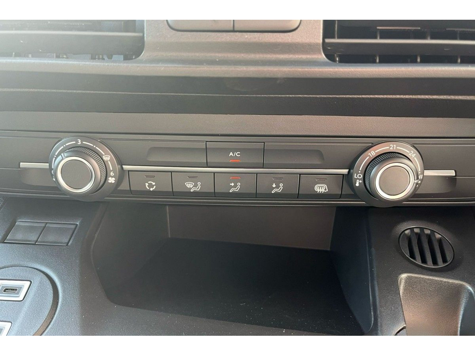 2024 Peugeot Partner - image 14