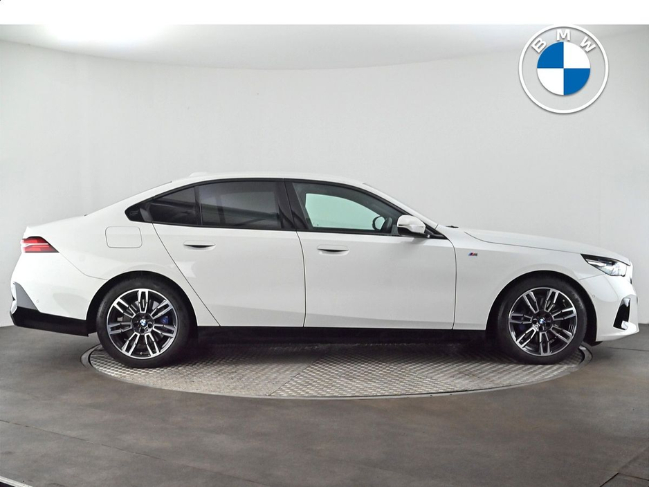 2024 BMW 5 Series 520i M Sport Saloon €59,900